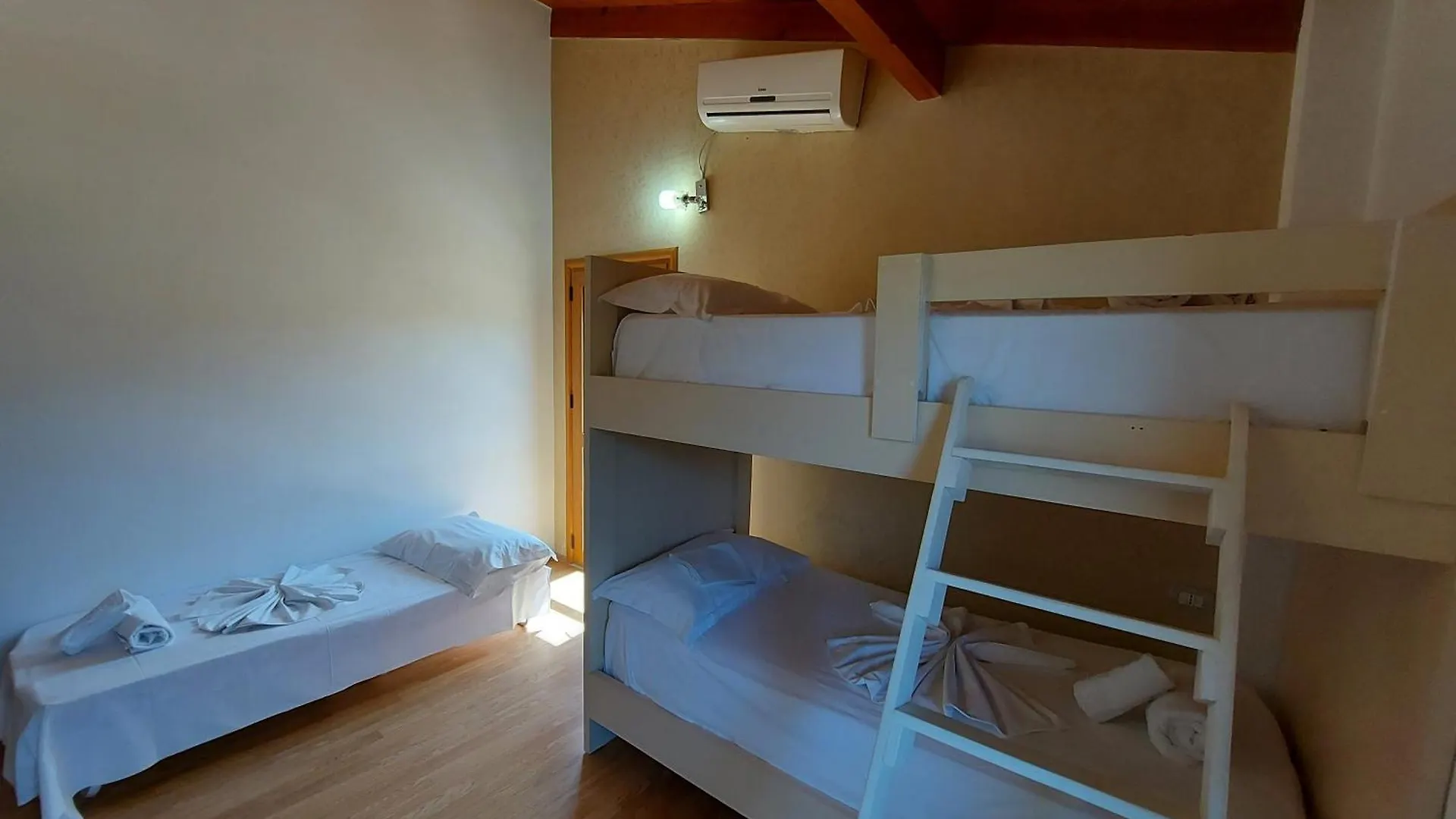 Деревянный коттедж Vila Green Relax Влёра Албания