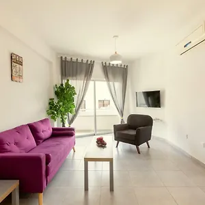 https://savvas-city-centre-flat.larnacahotels.org